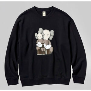 UNIQLO X KAWS Retro Black Sweatshirt Limited Edition NWT KIDS 120 cm